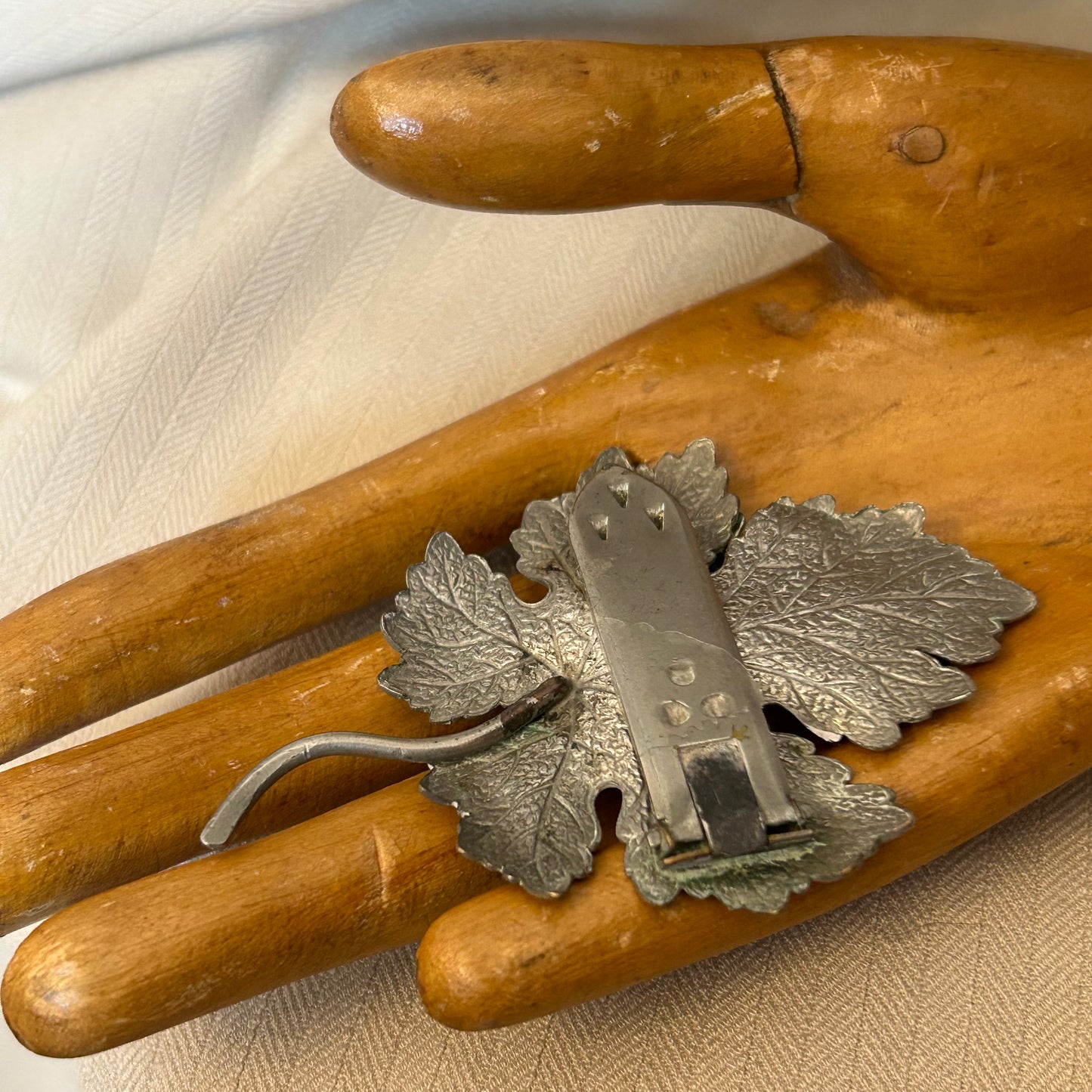 Frog On A Leaf Clip