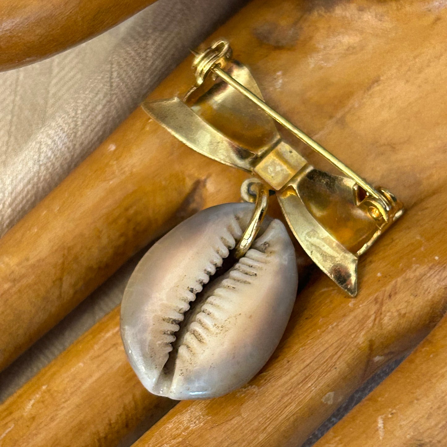 Bow With Pucca Shell