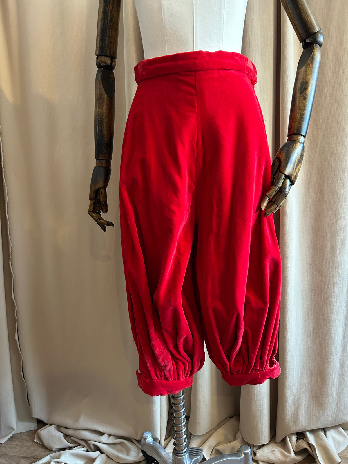 Theatre Velvet Cullotes
