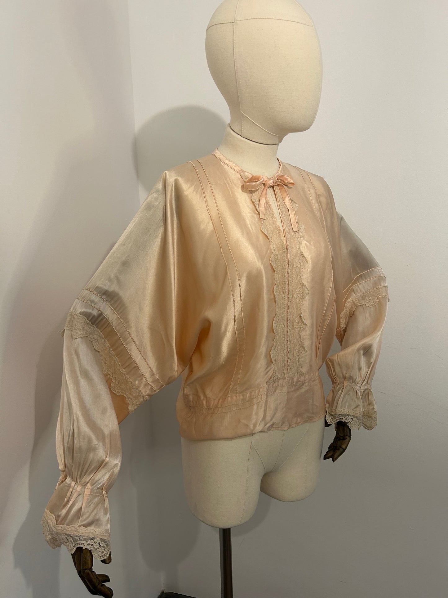 Dusty Pink Balloon Sleeve Blouse