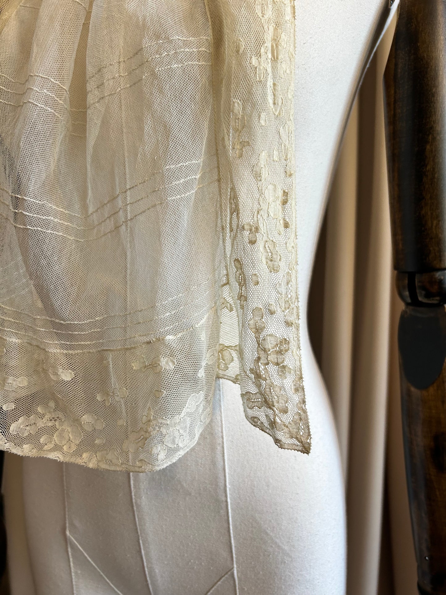 Antique Lace Collar