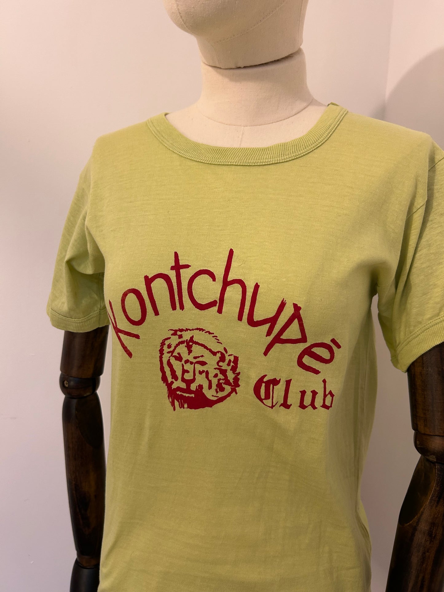‘Kontchupè Club’ T-shirt