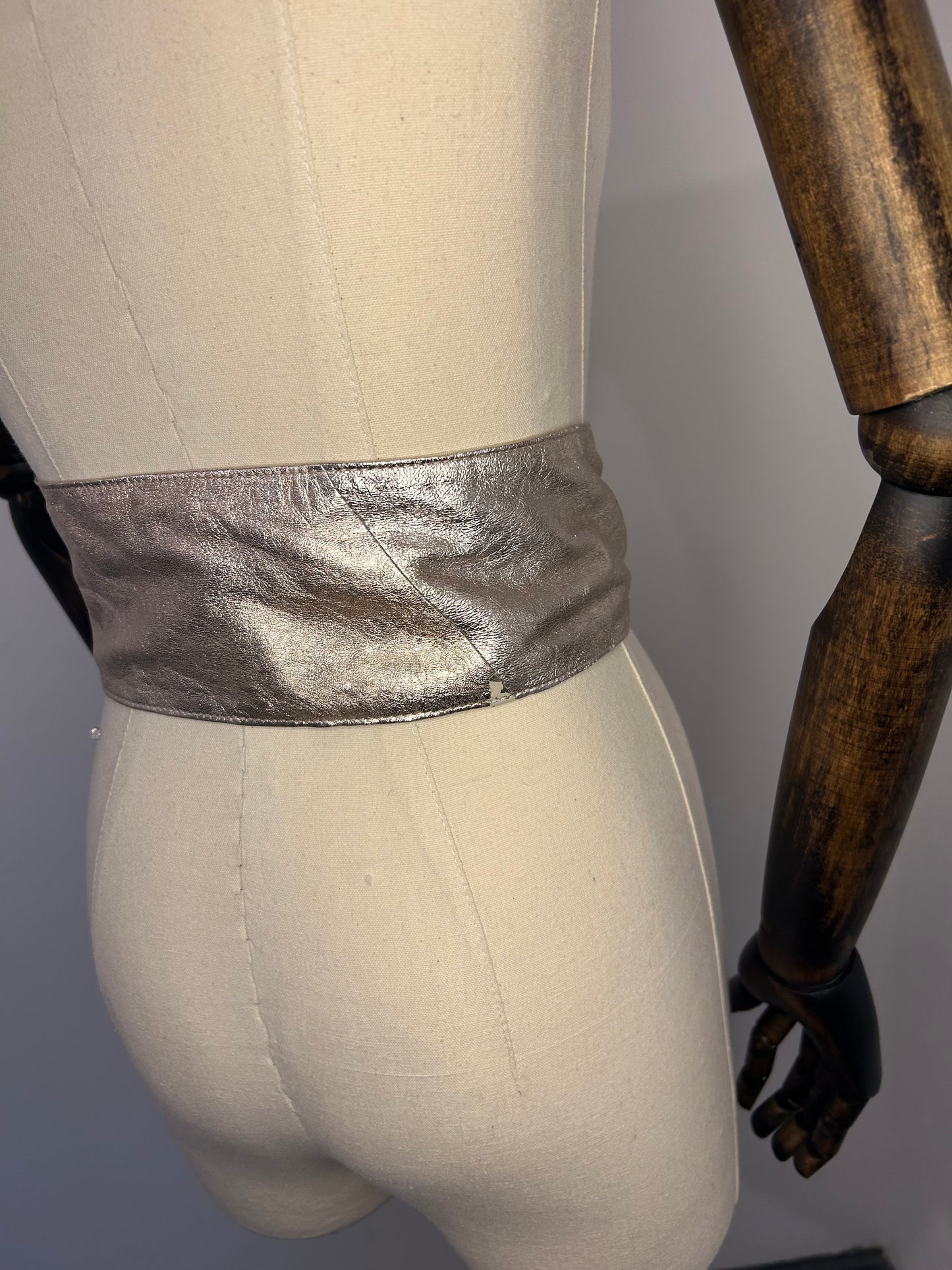 Metalic silver leather belt