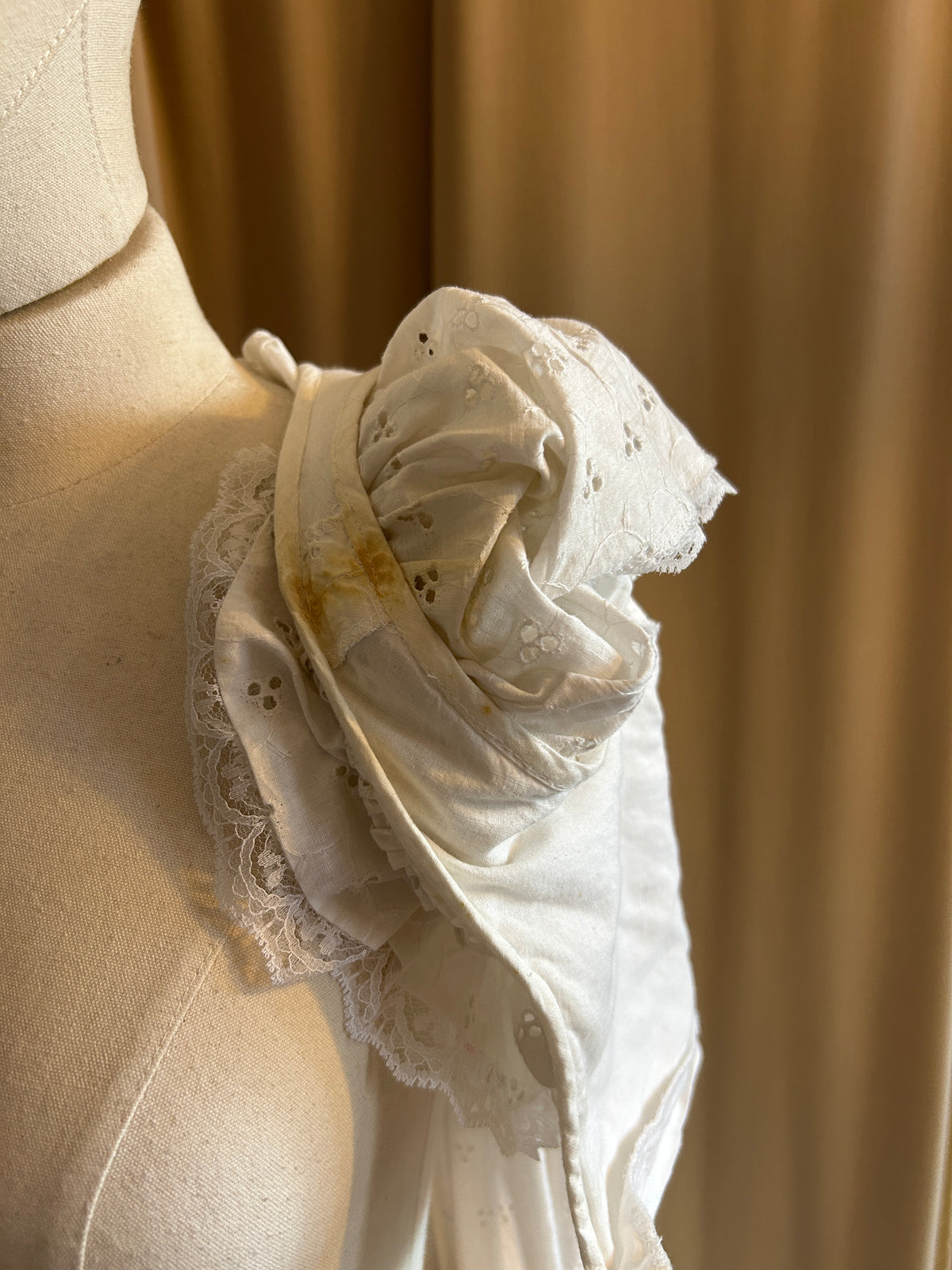 Brodierie Anglais Gown