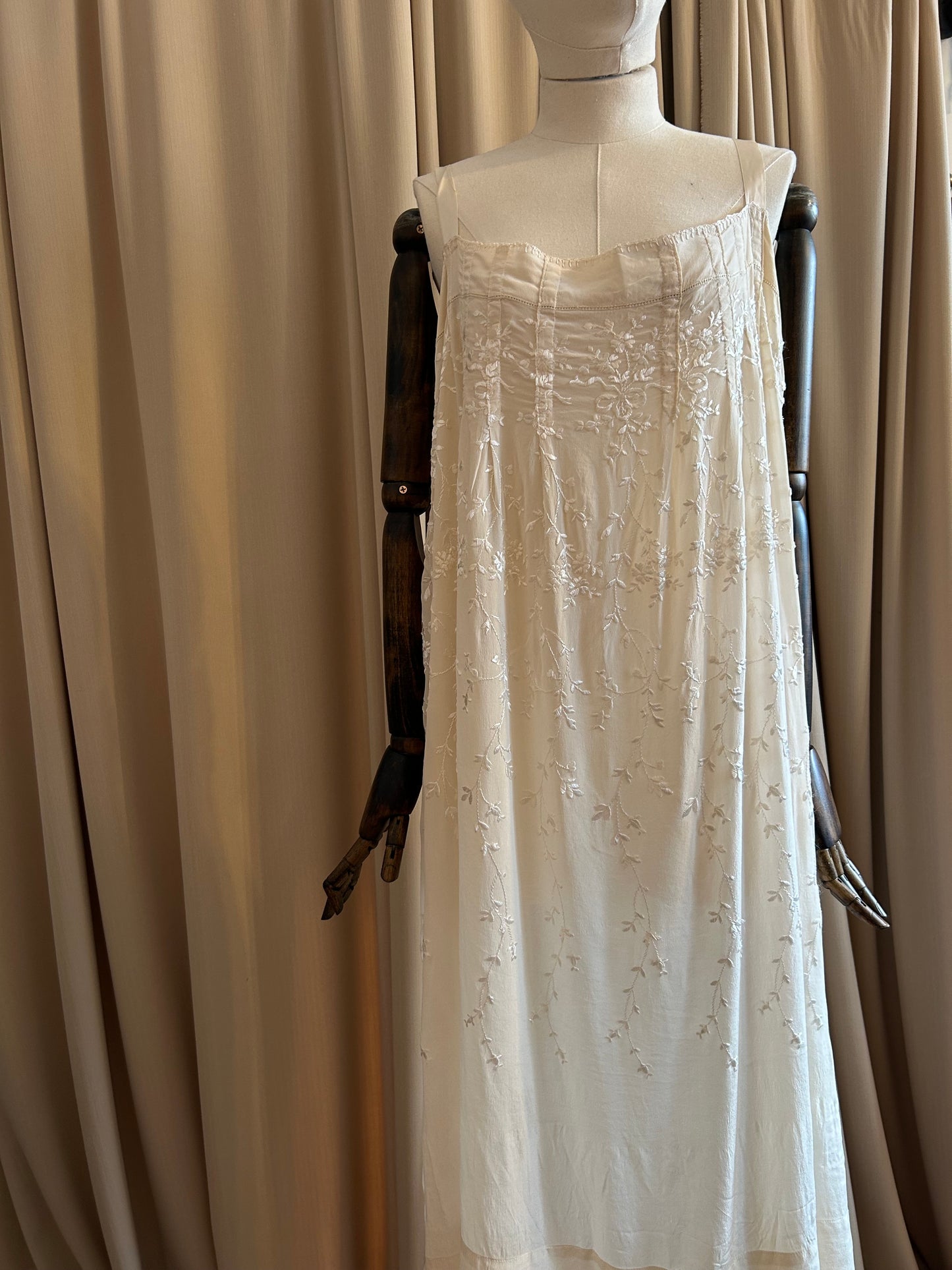 1920s Boxy Embroidered Slip