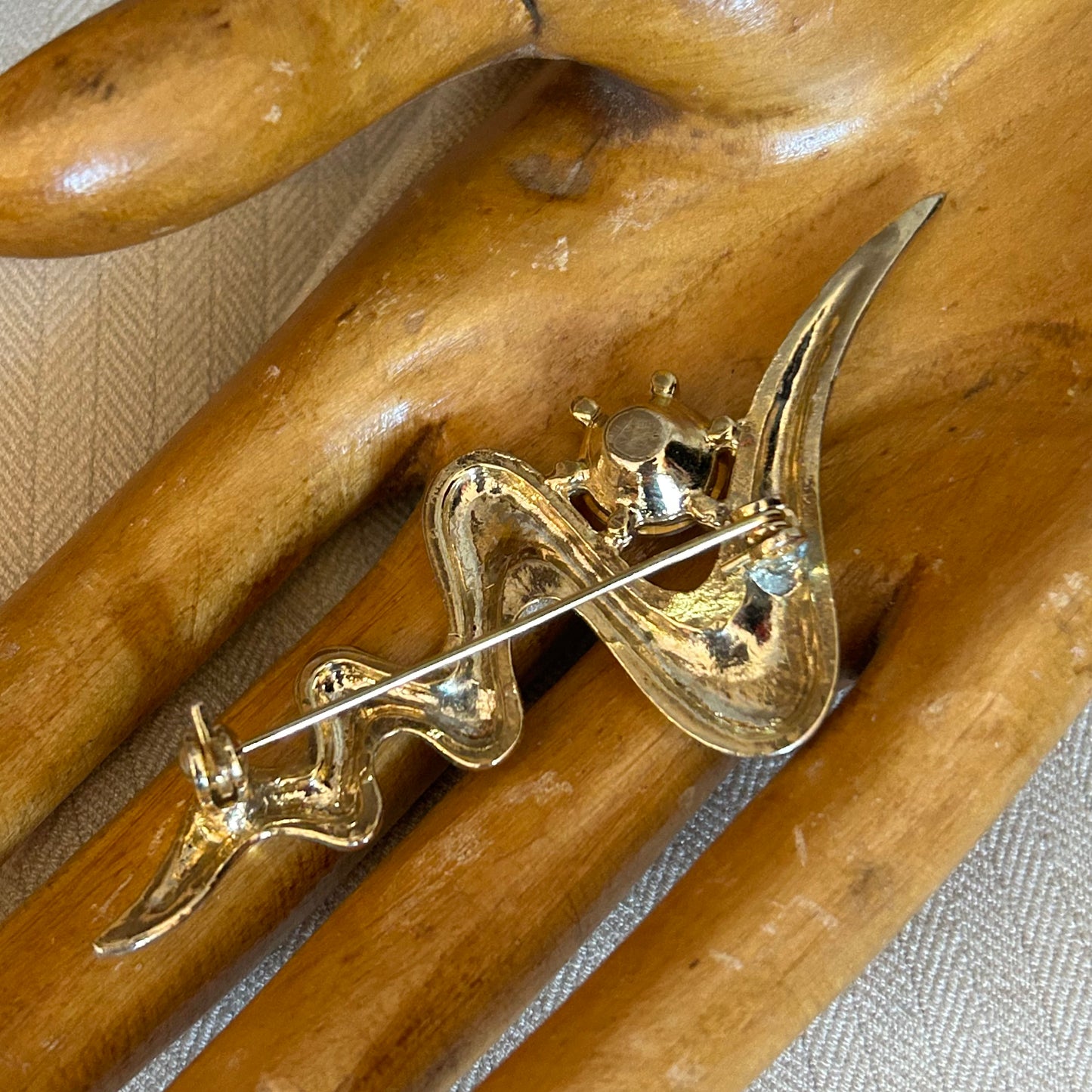 Rhinestone Squiggle Brooch