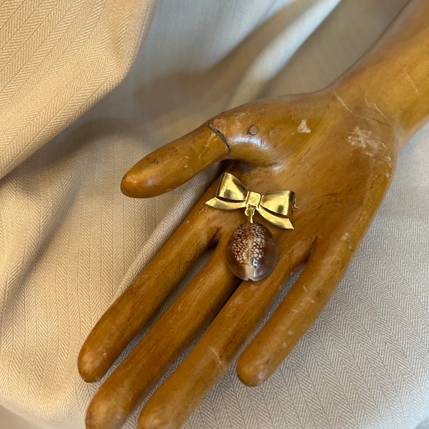 Bow With Pucca Shell