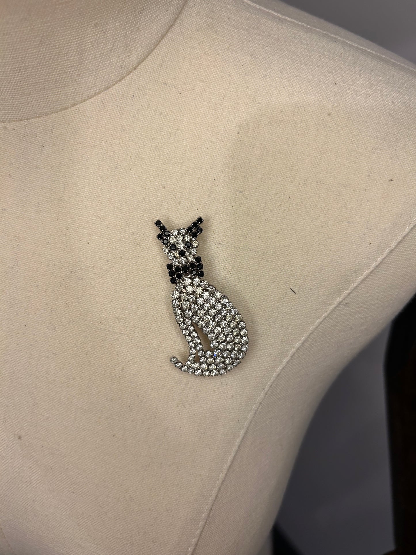Diamanté Cat brooch