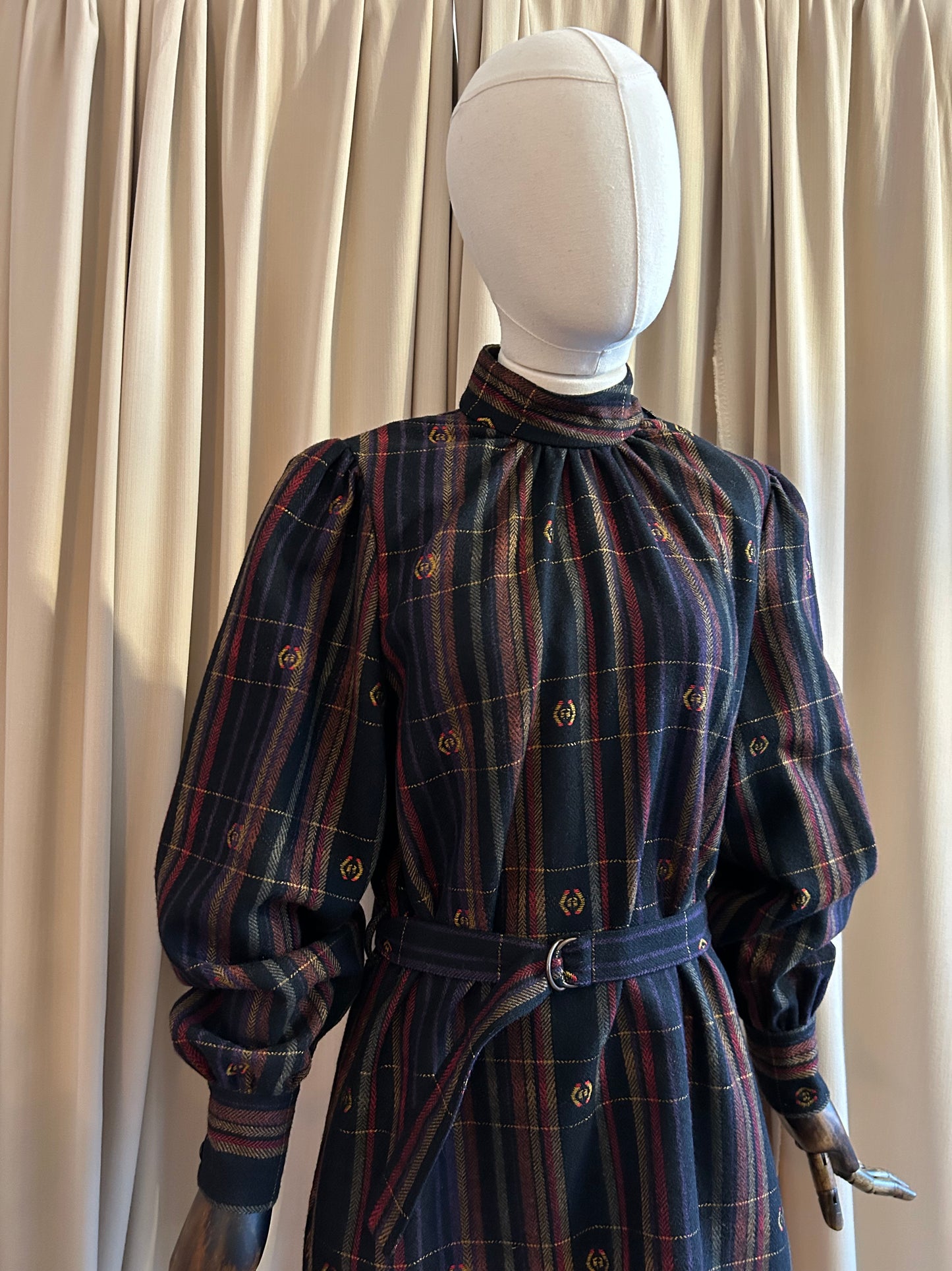 Wool Balloon Sleeve Blouse