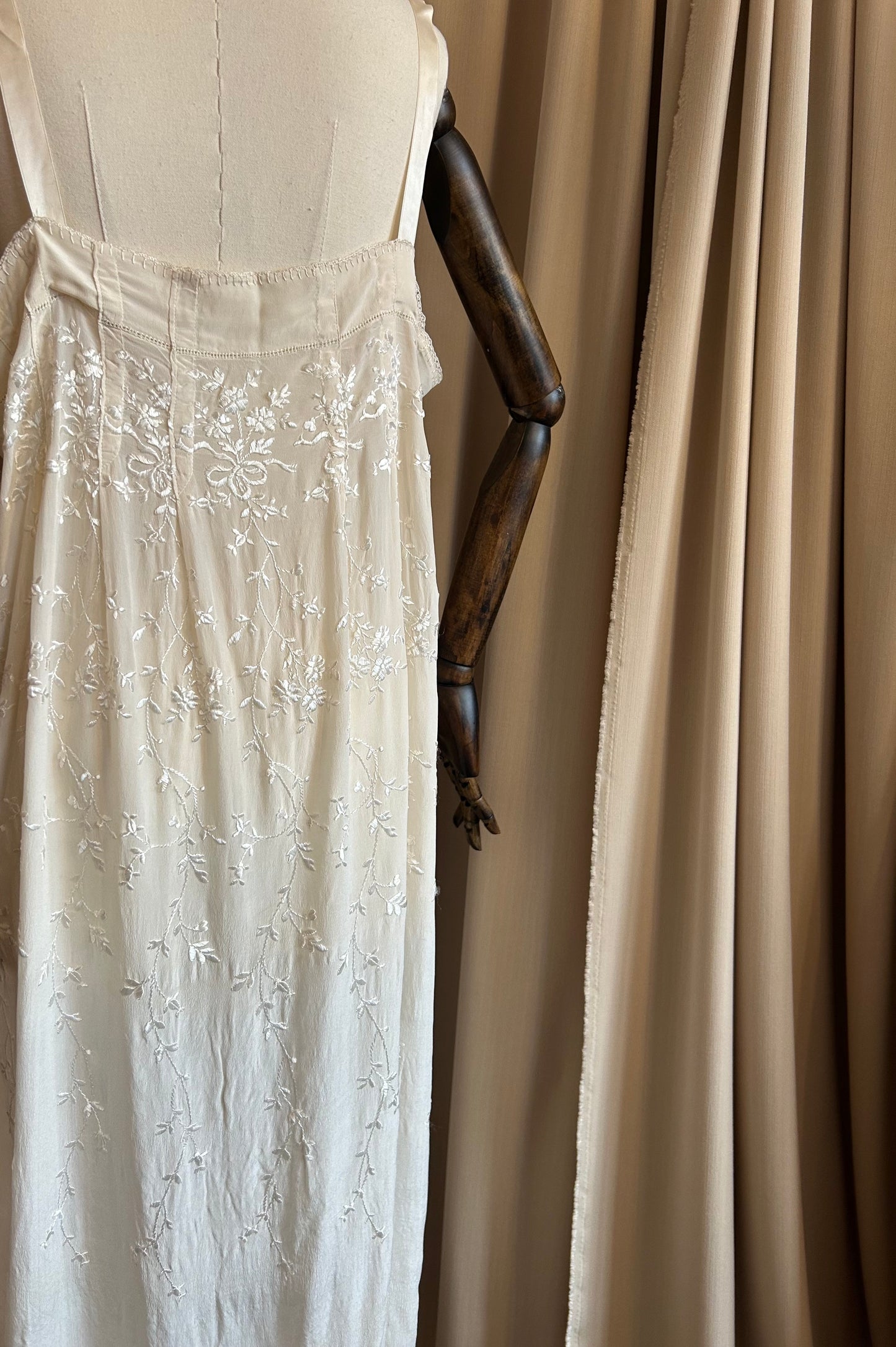 1920s Boxy Embroidered Slip