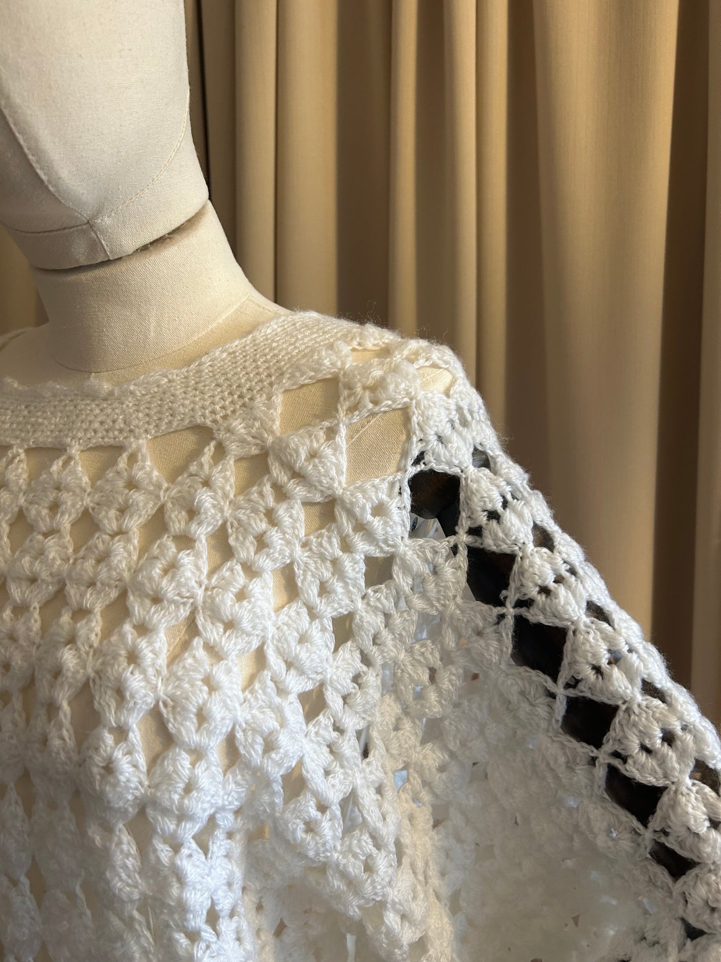 White Crochet Balloon Sleeve Jumper