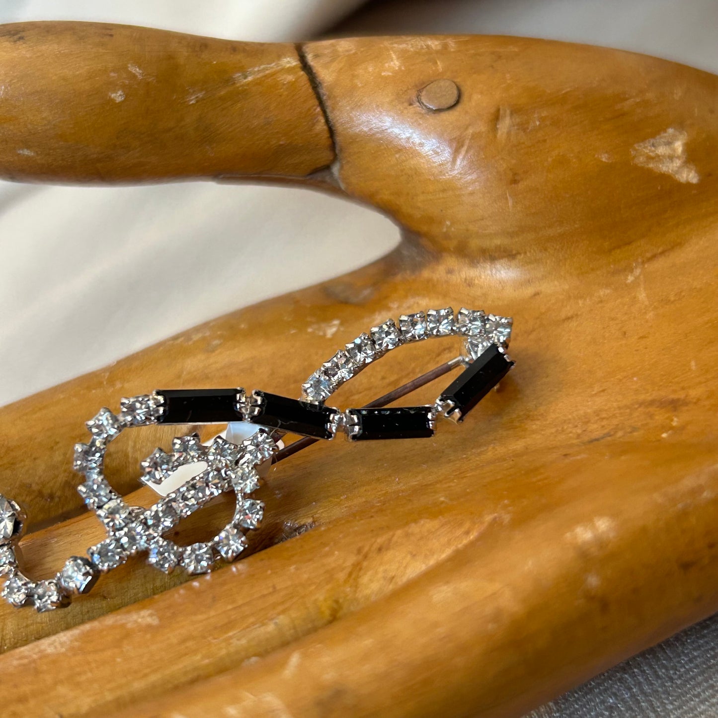 Rhinestone Music Note Brooch