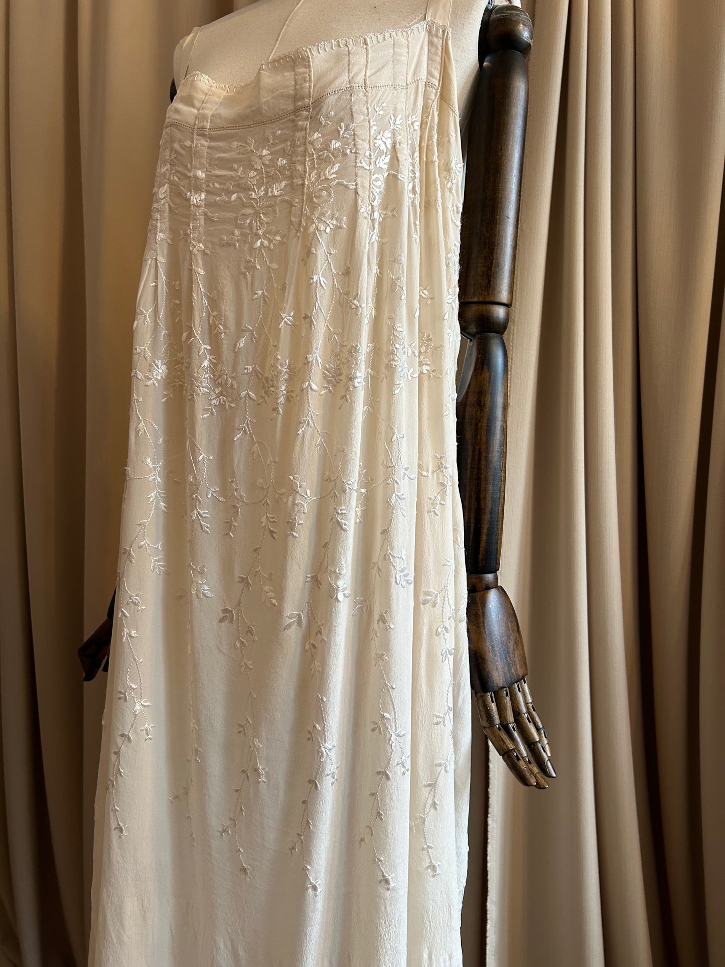 1920s Boxy Embroidered Slip