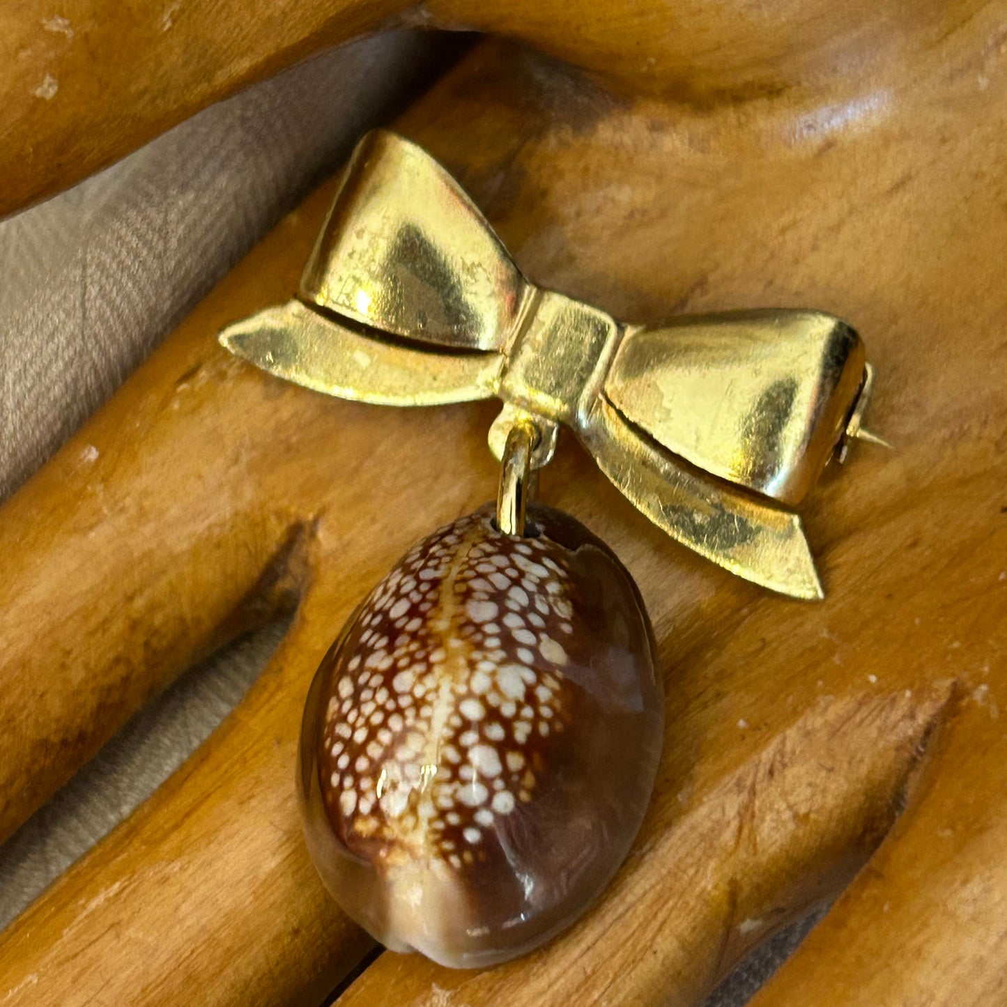 Bow With Pucca Shell