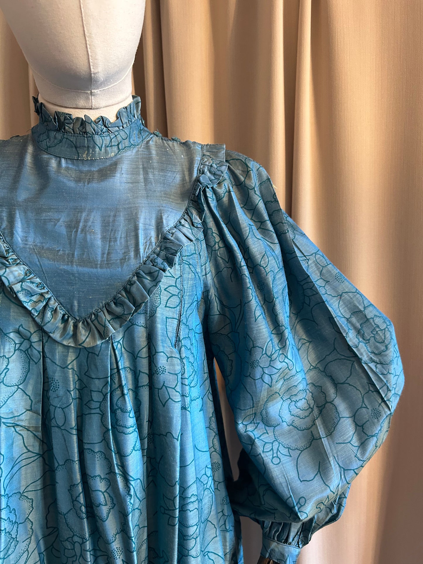 French Balloon Sleeve Smock Dress