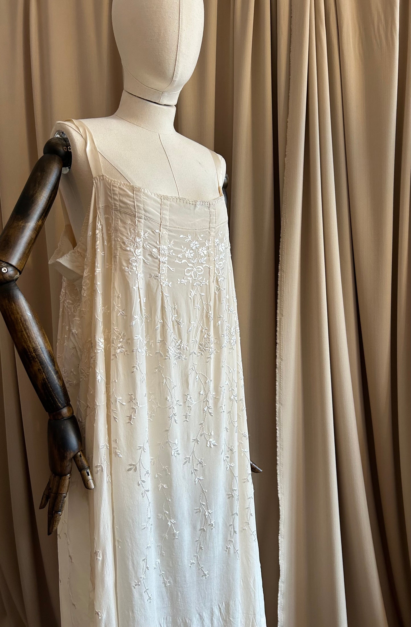 1920s Boxy Embroidered Slip
