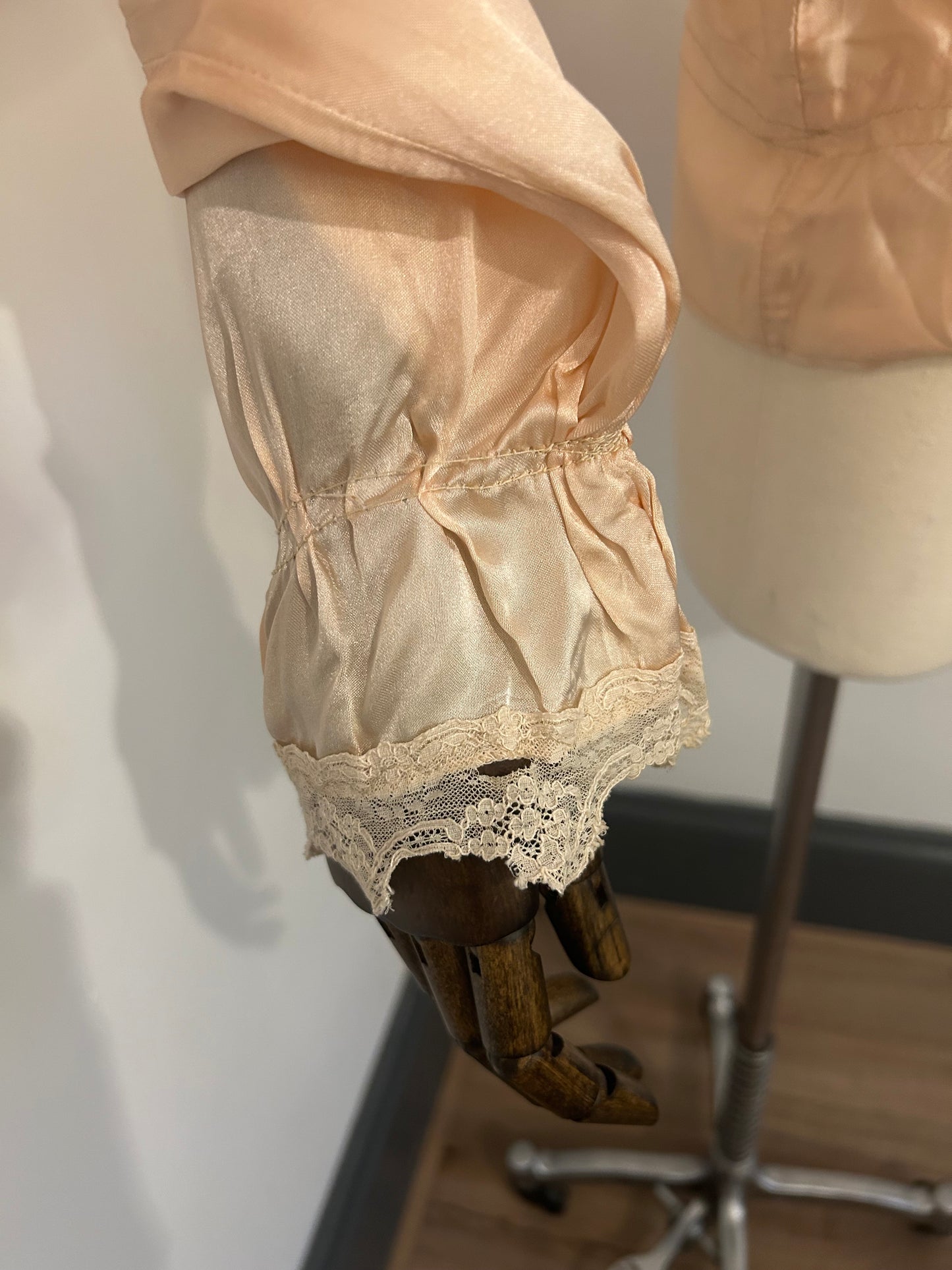 Dusty Pink Balloon Sleeve Blouse