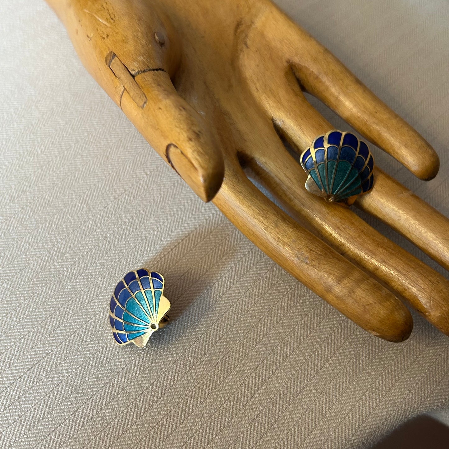 Cloisonné Shell Clip Ons