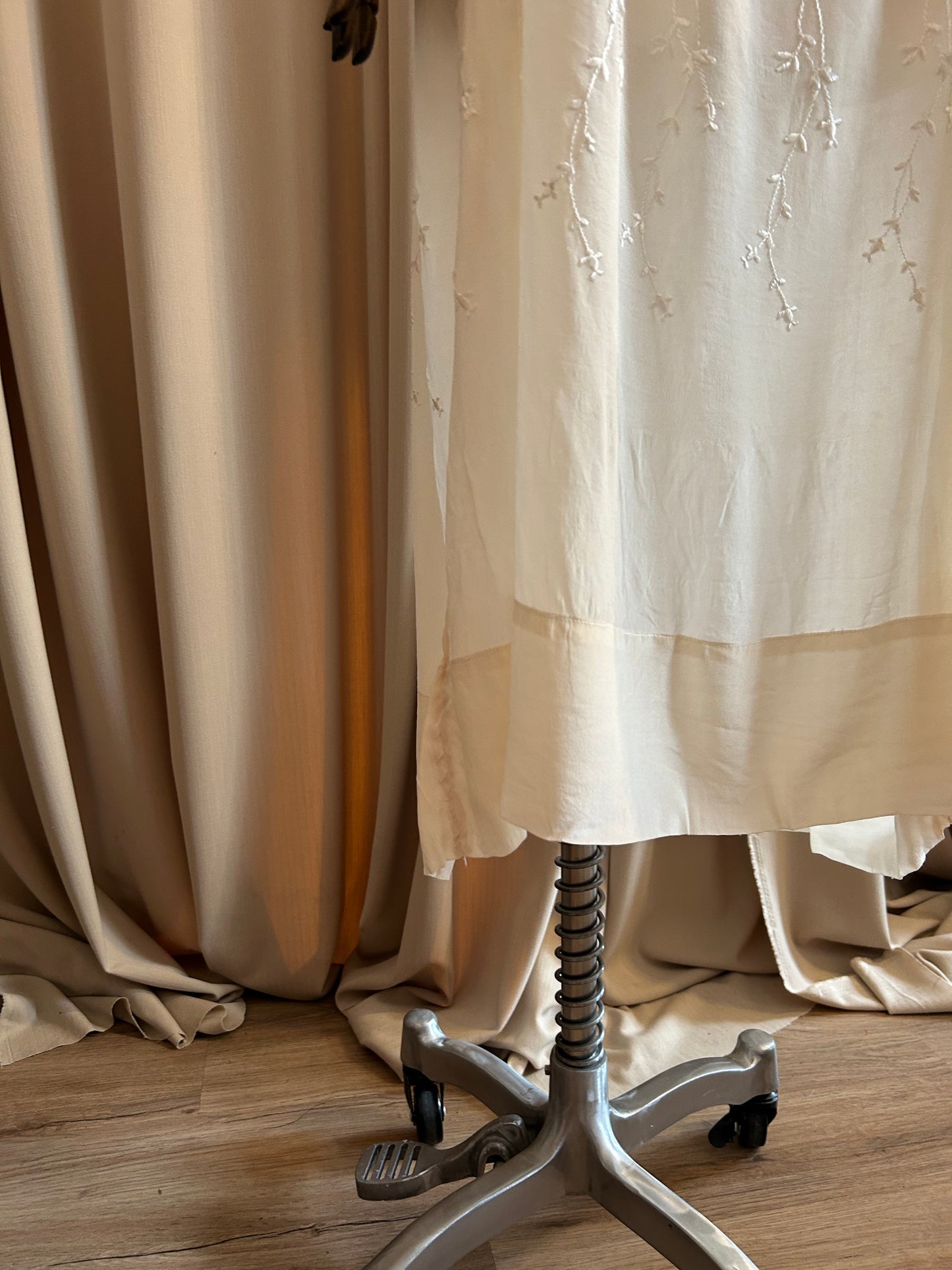 1920s Boxy Embroidered Slip