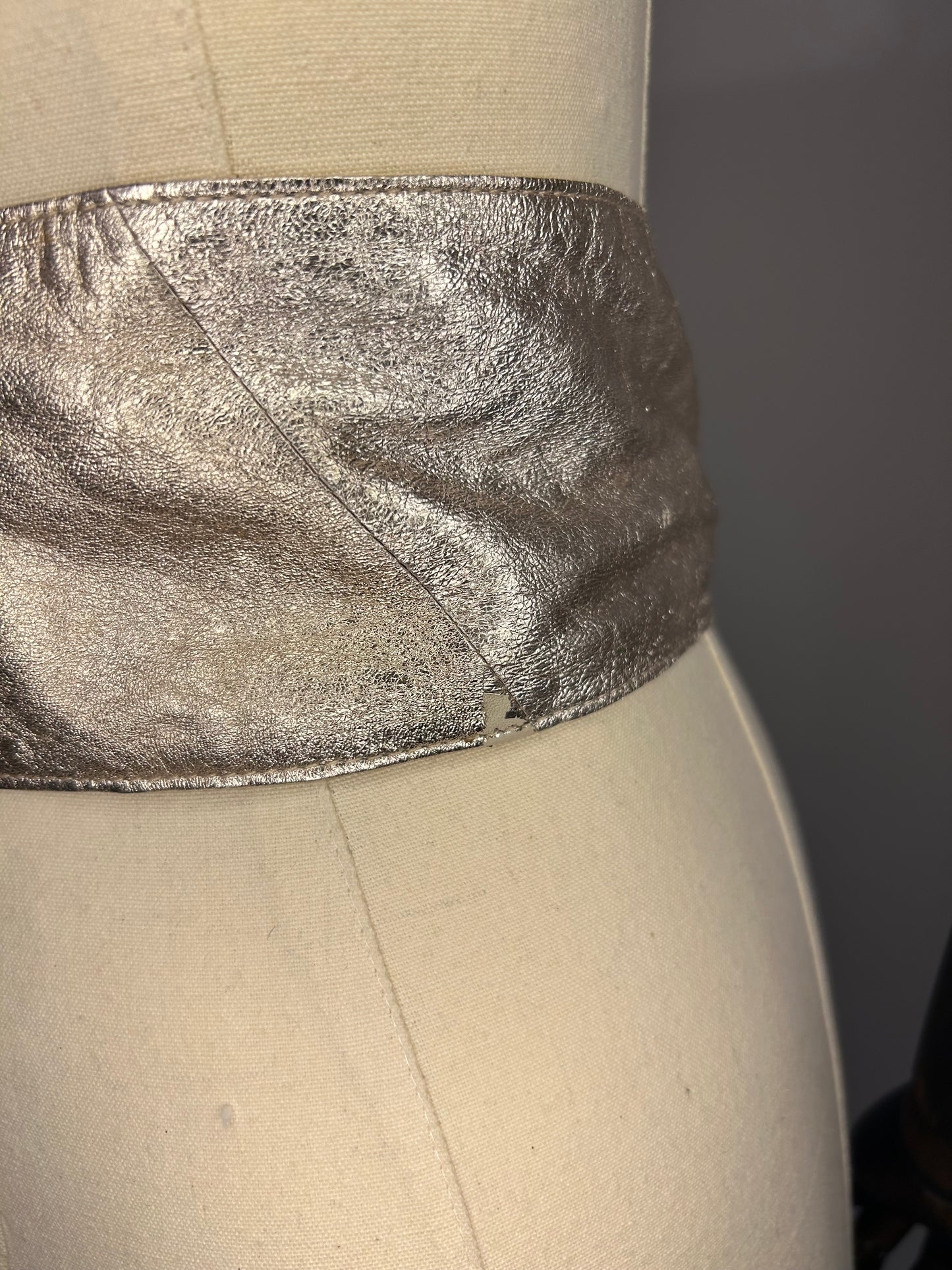 Metalic silver leather belt