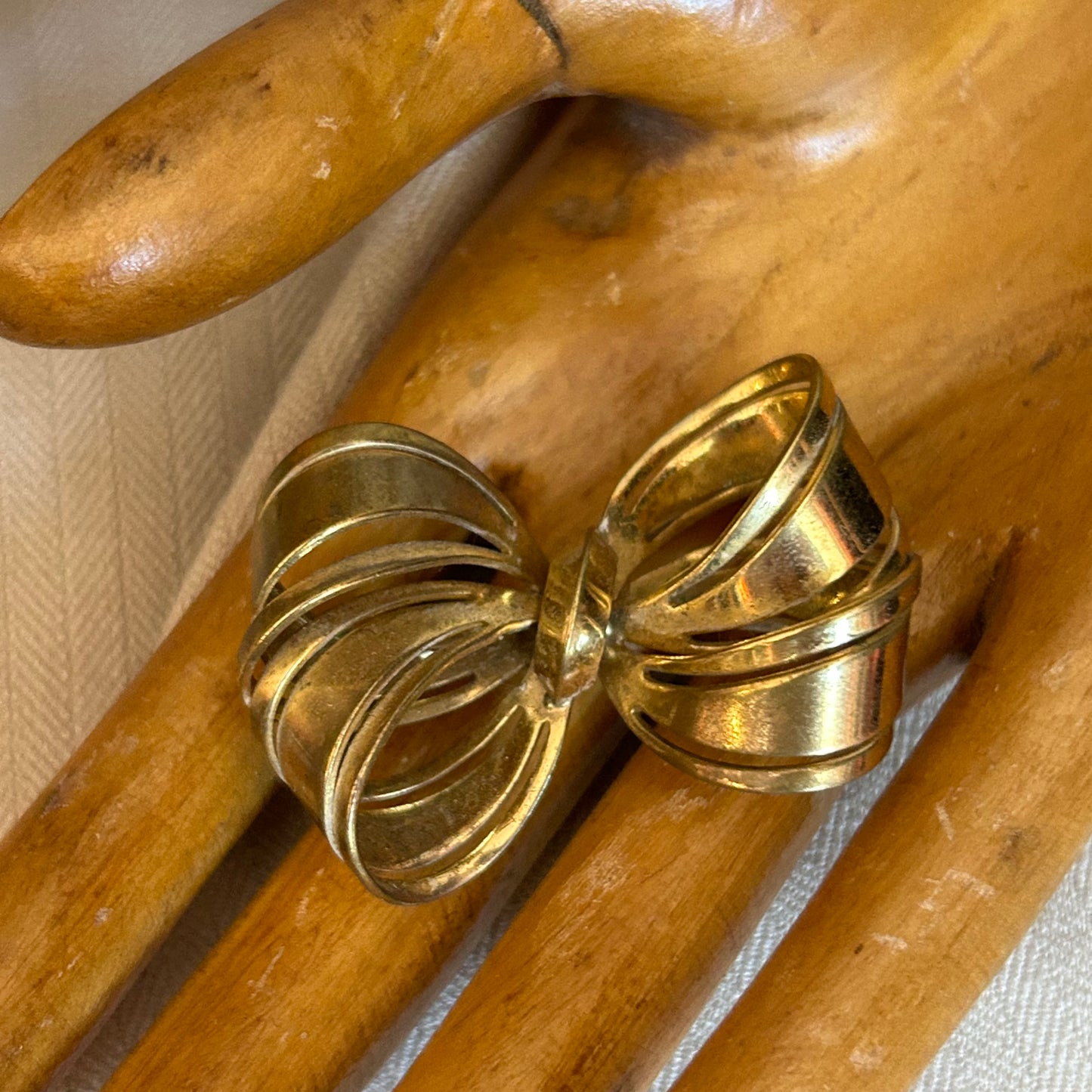 Bow Brooch
