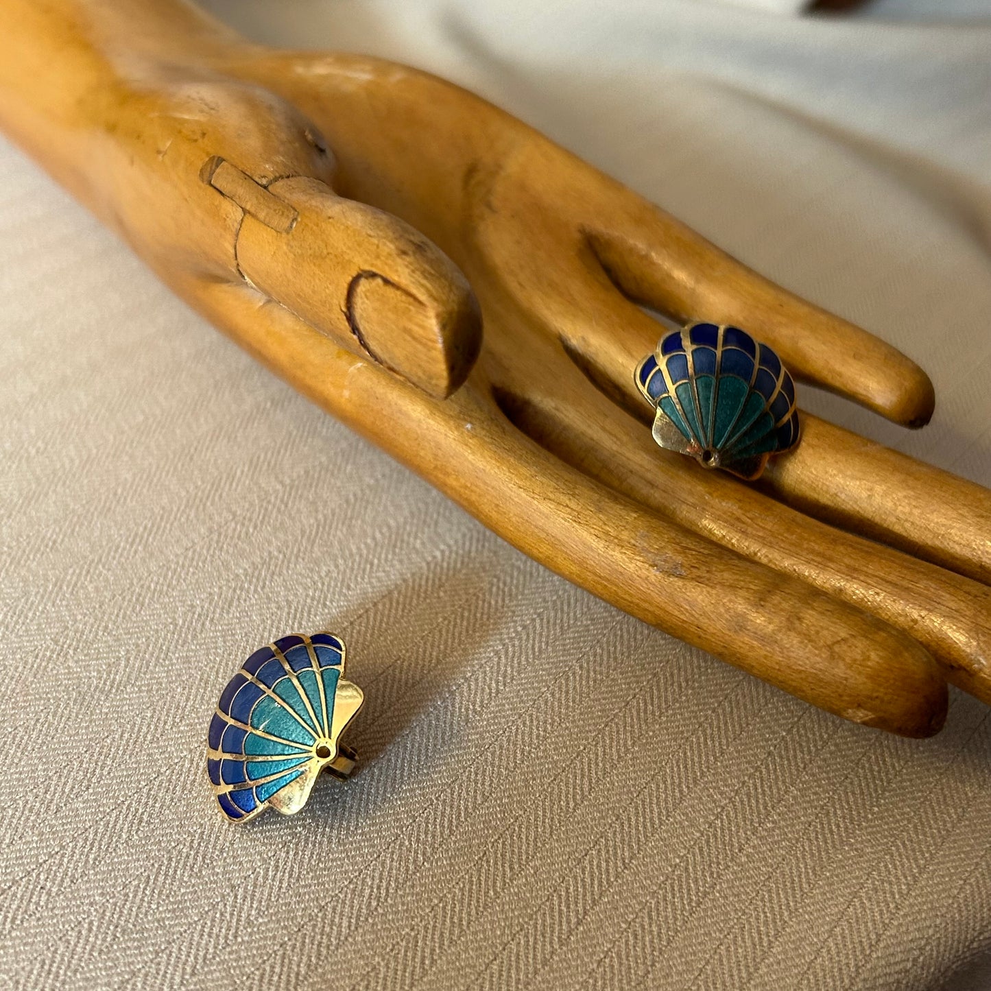 Cloisonné Shell Clip Ons
