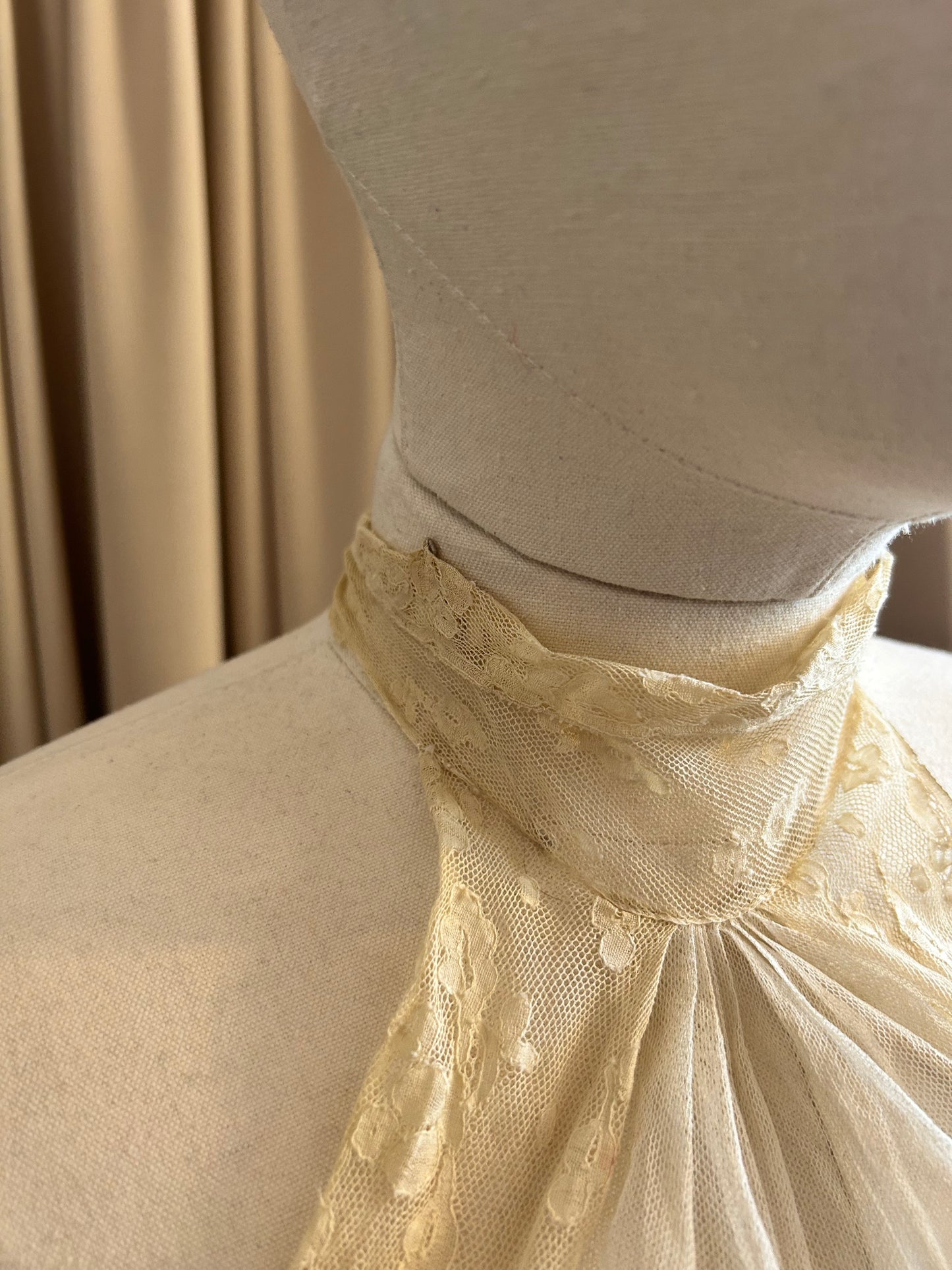 Antique Lace Collar
