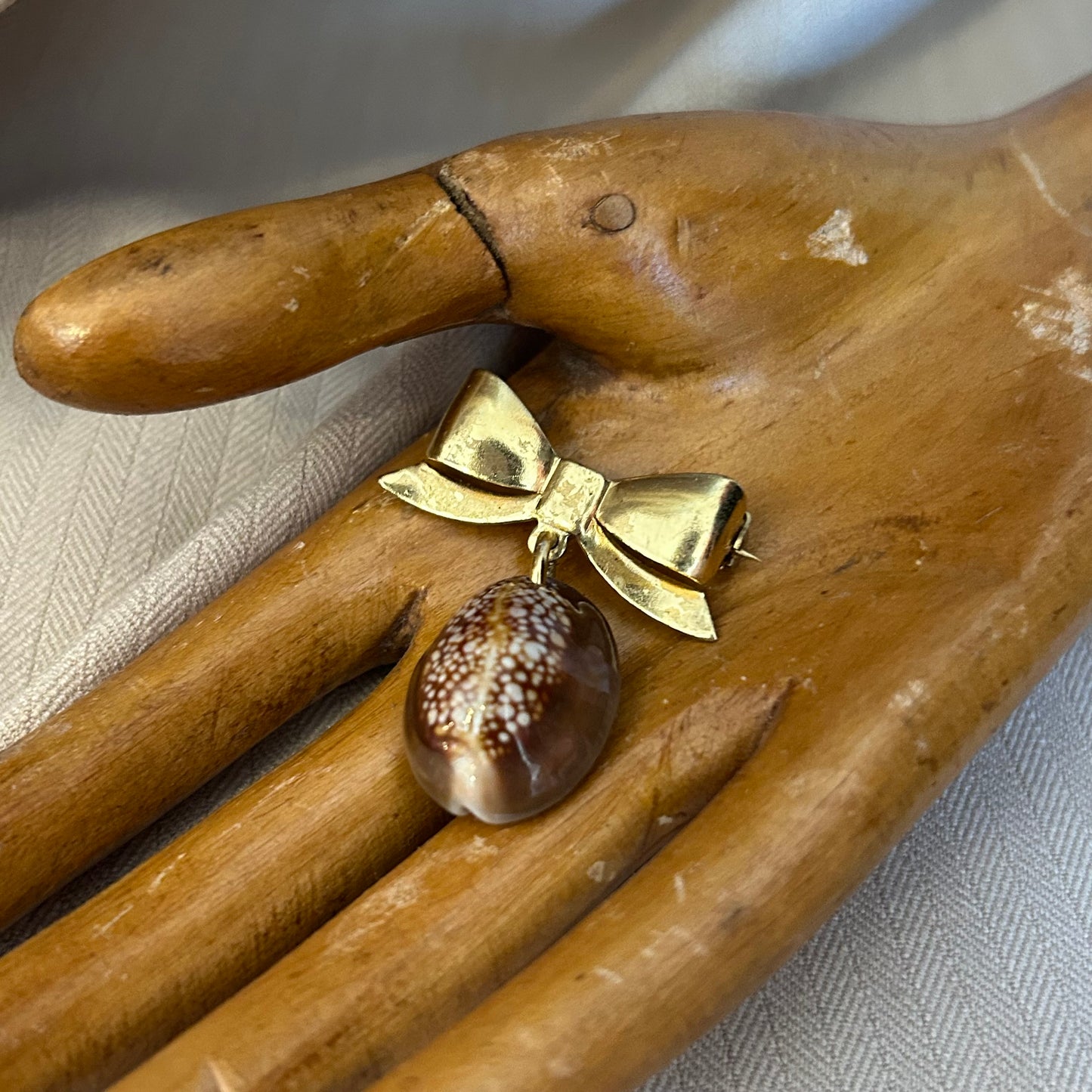 Bow With Pucca Shell