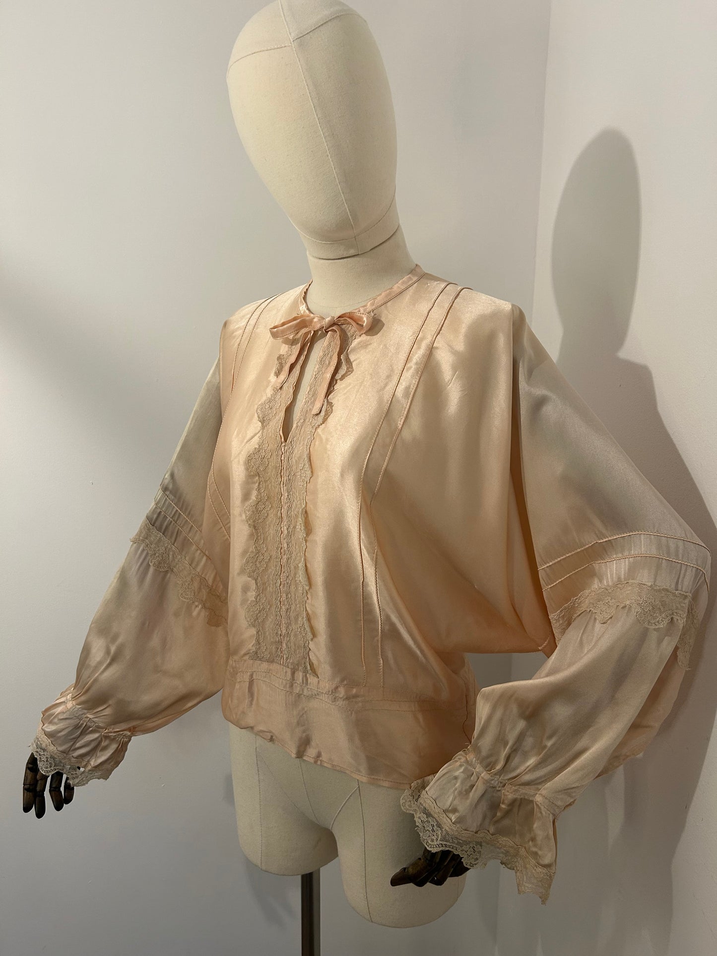 Dusty Pink Balloon Sleeve Blouse