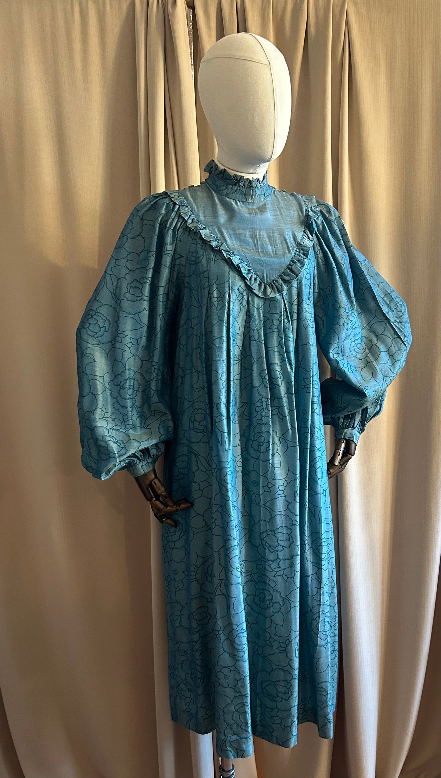 French Balloon Sleeve Smock Dress