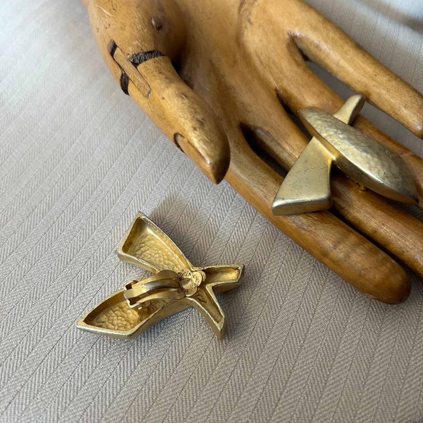Flying Cross Clip On