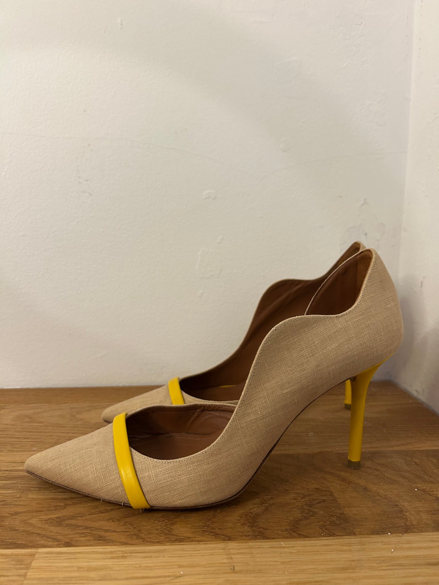 Malone Souliers Linen and Yellow
