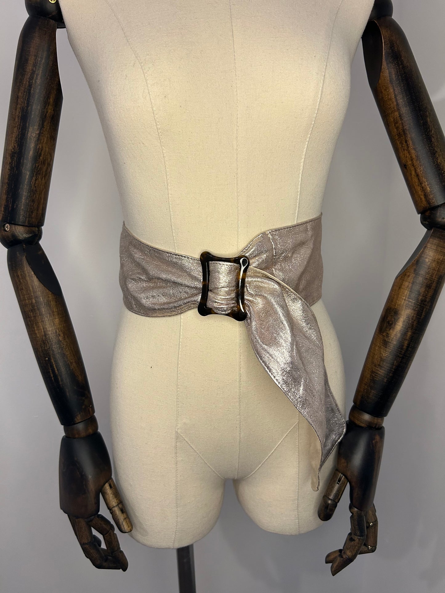 Metalic silver leather belt