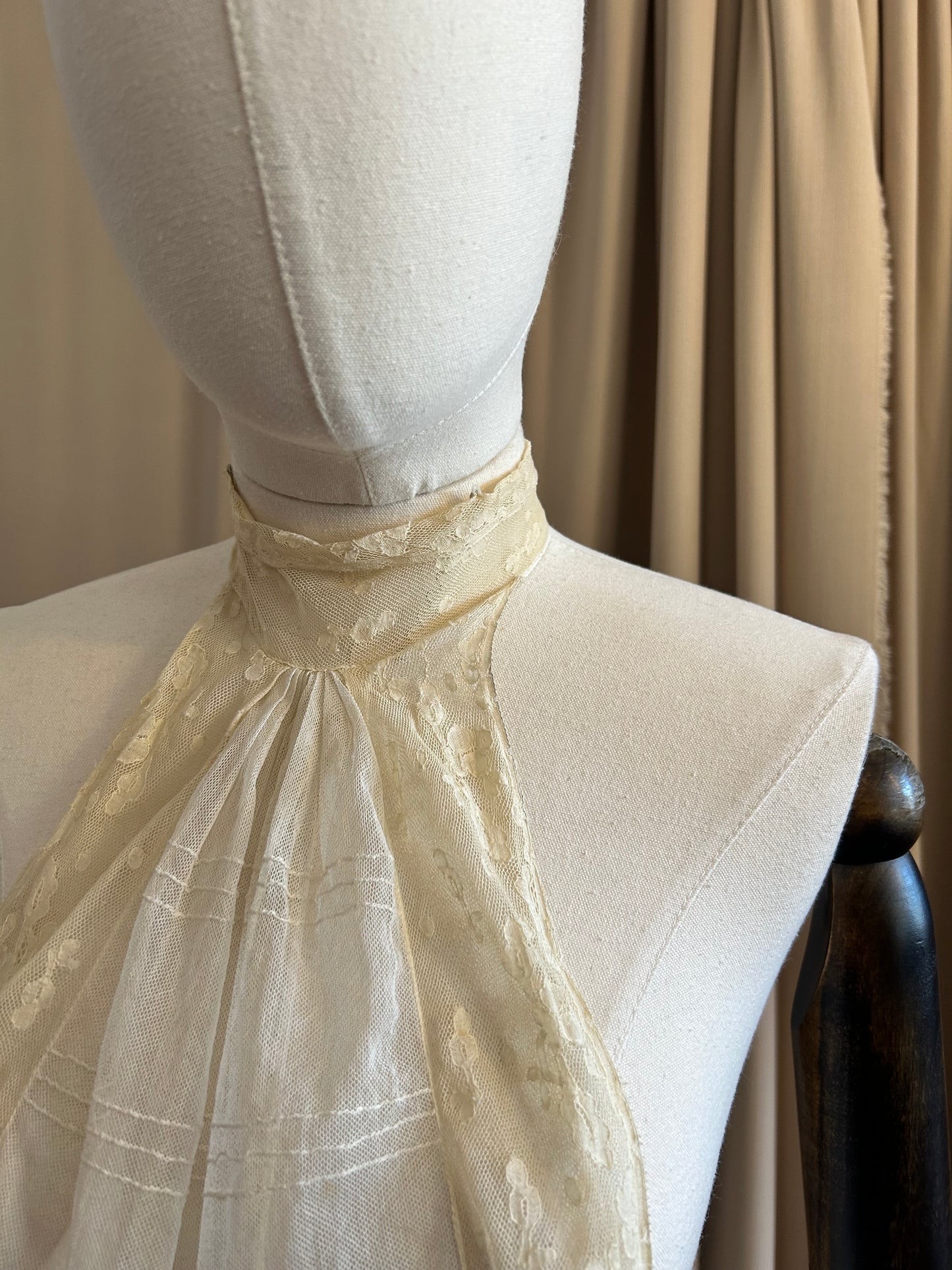 Antique Lace Collar