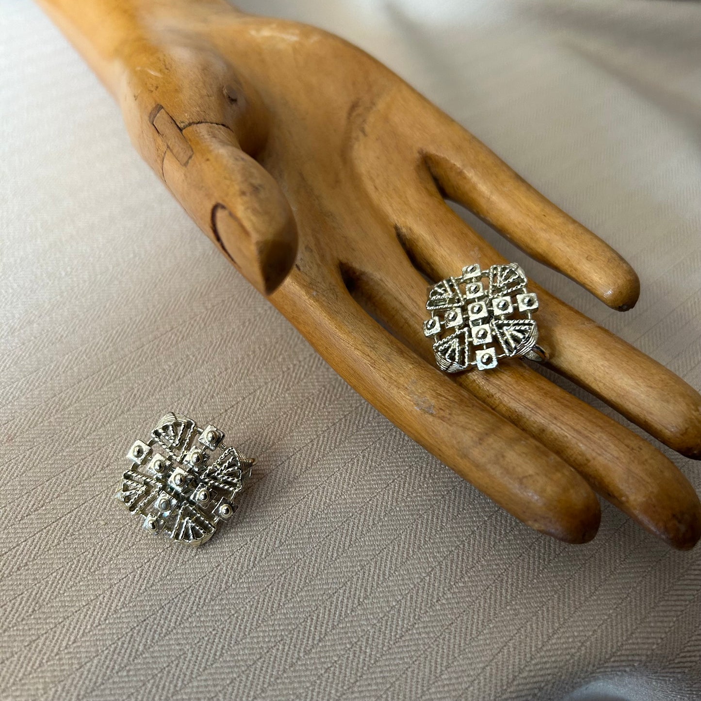 Jewel craft Square Clip Ons