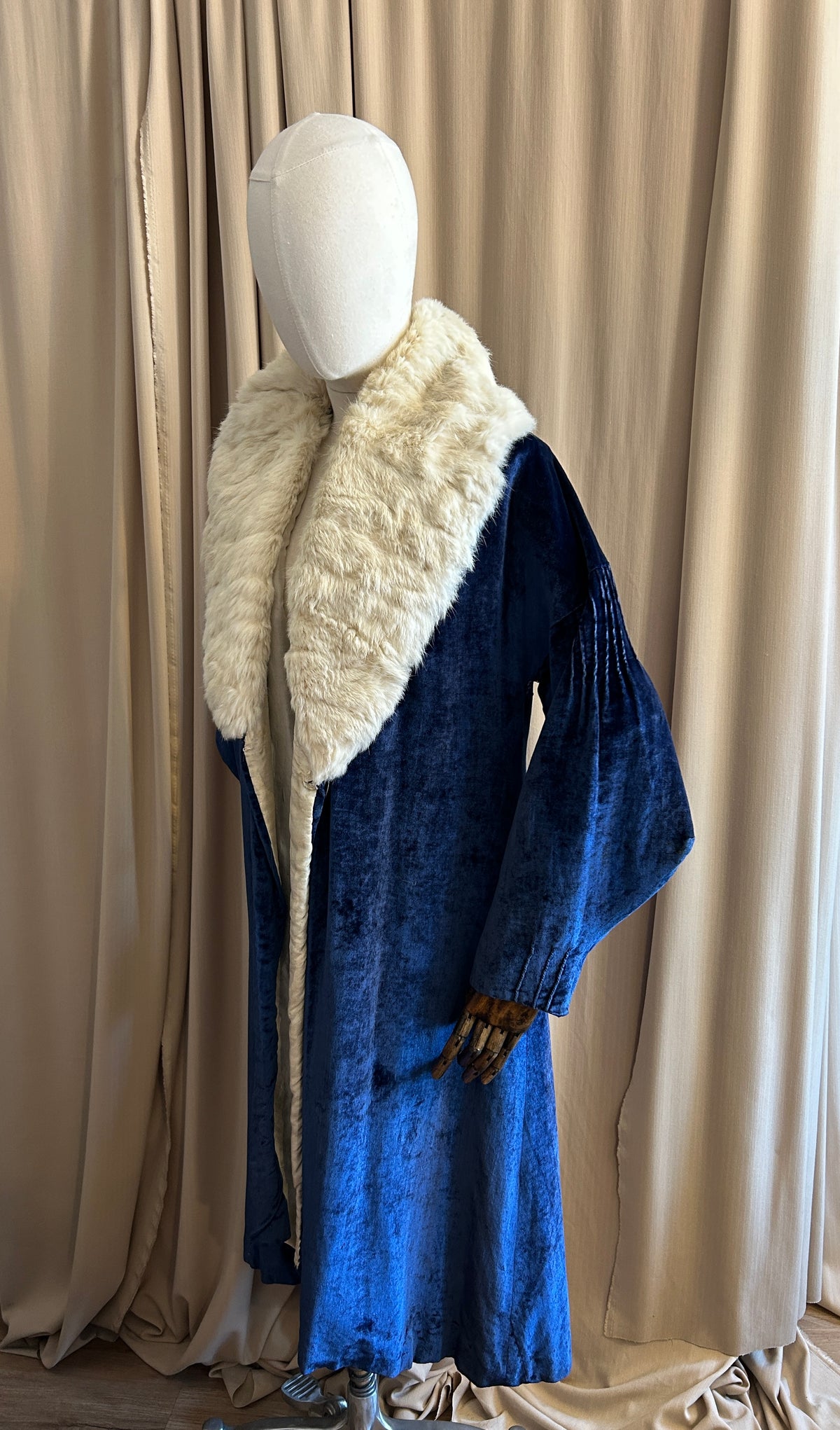 20s Velvet Opera Coat