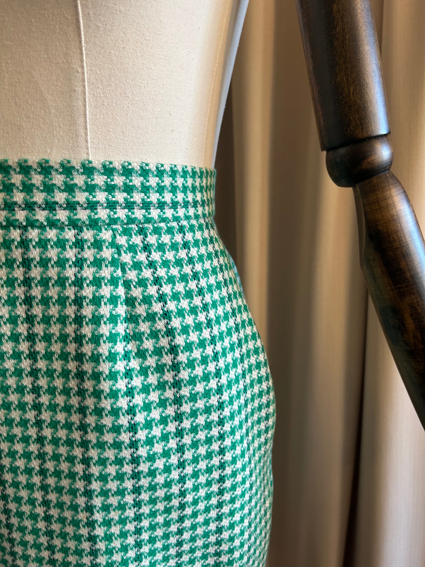 Green Houndstooth Check